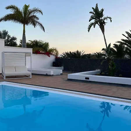 Dedalos - Spacious Luxury With Heated Pool In فيلة *