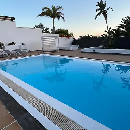 Dedalos - Spacious Luxury With Heated Pool In بْوُرتو كاليرو