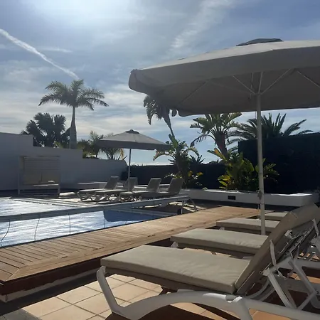 Dedalos - Spacious Luxury With Heated Pool In Villa