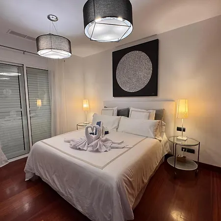 Dedalos - Spacious Luxury With Heated Pool In Villa *