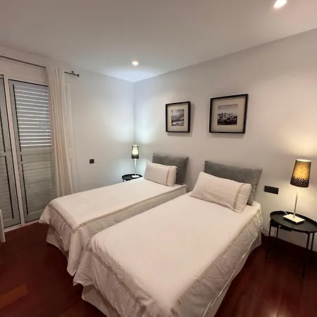 Dedalos - Spacious Luxury With Heated Pool In Villa
