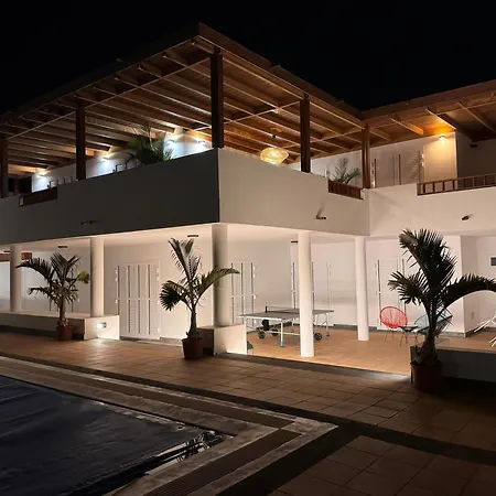 Villa Dedalos - Spacious Luxury With Heated Pool In Puerto Calero