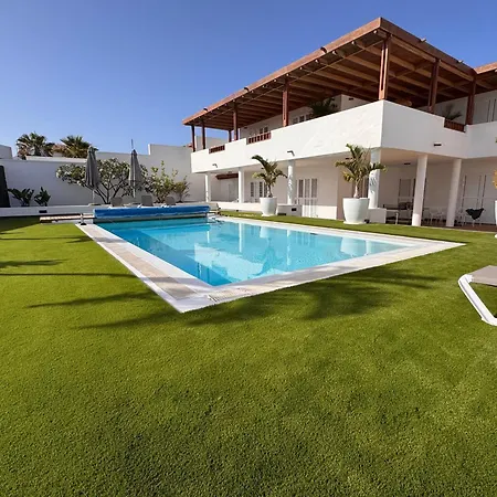 Villa Dedalos - Spacious Luxury With Heated Pool In *