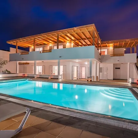 Dedalos - A Luxury Large With A Heated Pool In * Puerto Calero